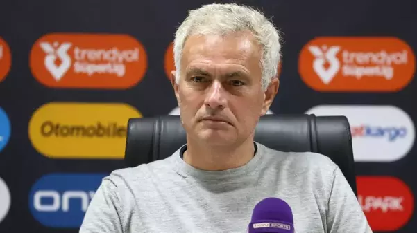 Mourinho'dan basına zehir zemberek tepki: Sürekli ağlıyorsunuz