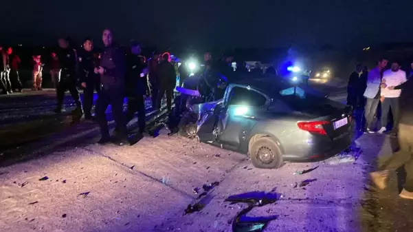 Malatya'da otomobil ile pikap kafa kafaya çarpıştı: 3 ölü, 4 yaralı