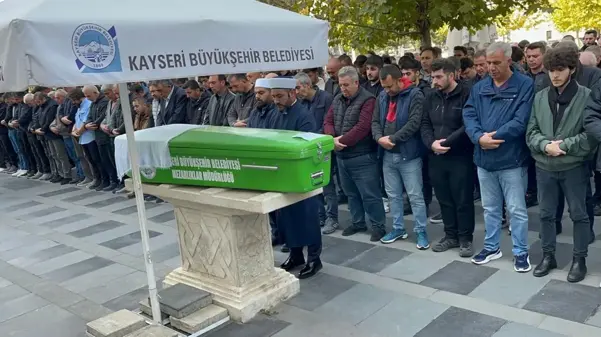 9. kattan düşen 17 yaşındaki İpek, toprağa verildi