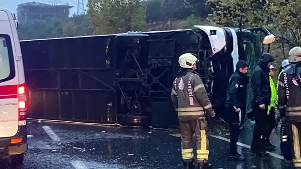 Esenler Otogar Bağlantı Yolu'nda Otobüs Devrildi: 2 Ölü, 15 Yaralı