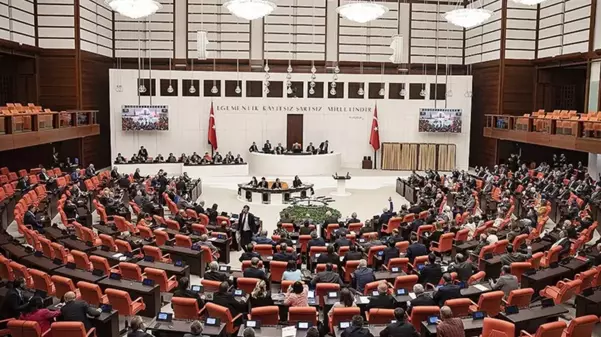 İktidar ve muhalefeti karşı karşıya getiren Etki Ajanlığı düzenlemesi geri çekiliyor