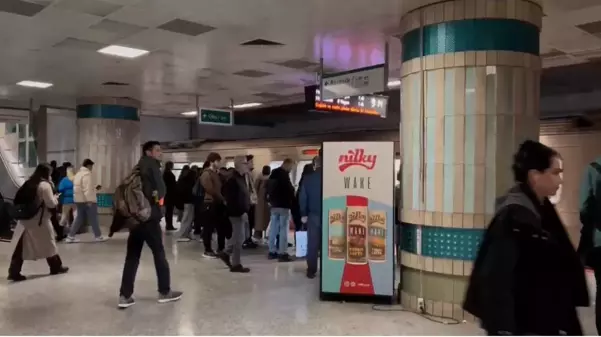 Hacıosman Metro Hattı'nda Duman Alarmı: Yenikapı İstasyonu Kapatıldı