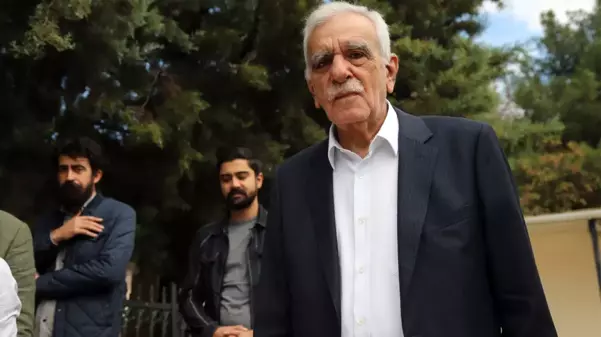 Yerine kayyum atanan Ahmet Türk, 448 kişiyi usulsüz şekilde belediyede işe almış