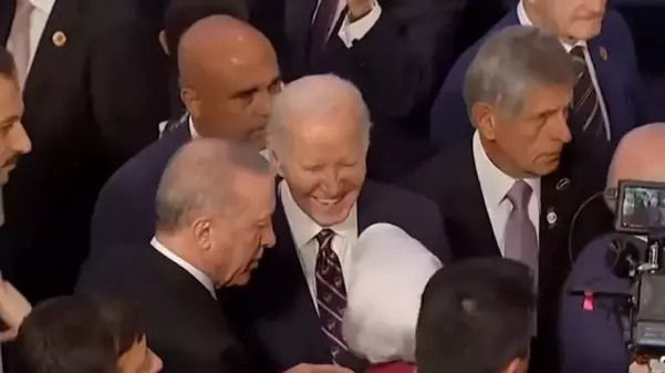 Cumhurbaşkanı Erdoğan, G20 Zirvesi'nde Biden ile ayaküstü sohbet etti