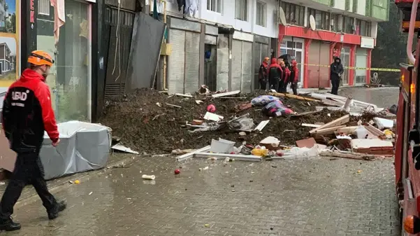 Rize Çayeli'de heyelan! Ölü ve yaralılar var