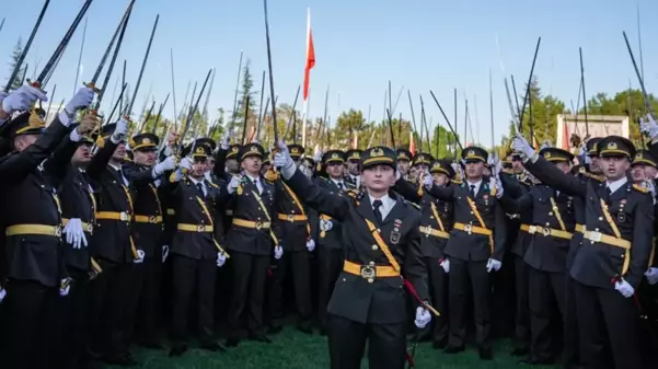 Teğmenlerin kılıçlı yemini ile ilgili Milli Savunma Bakanlığı'ndan yeni açıklama