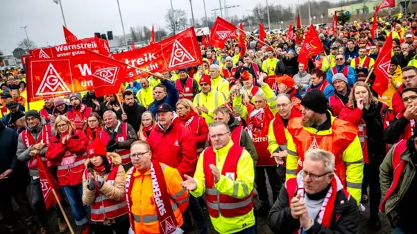 Volkswagen'de 10 bin işçi greve gitti