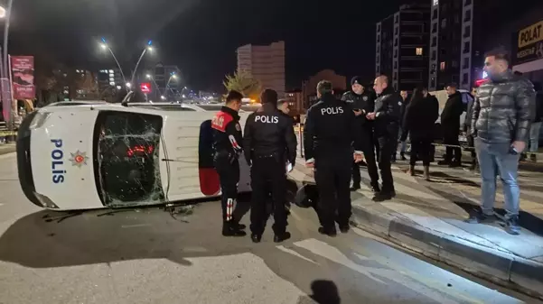 Niğde'de ihbara giden polis otosu kazaya karıştı: Çok sayıda yaralı var
