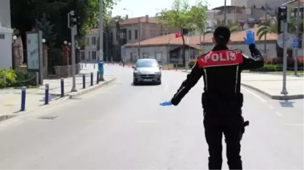 Yapılan araştırmaya göre; vatandaşların büyük çoğunluğu sokağa çıkma kısıtlamasını destekliyor