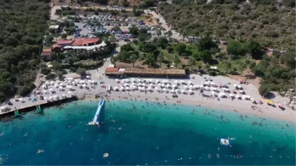 KAŞ'IN NÜFUSU BAYRAM TATİLİNE DÖRDE KATLANDI