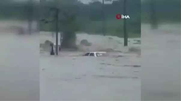 Son dakika haberleri... Grace Kasırgası'nın vurduğu Meksika'da sel ve heyelan