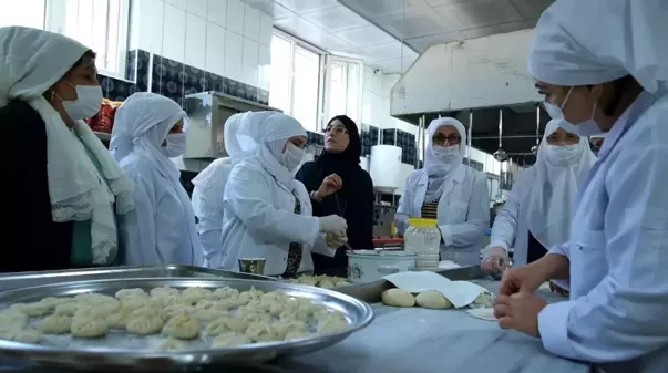 Tarım şehri Şanlıurfa'da kadınlar iş başında