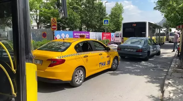 Yenibosna'daki hatalı trafik düzenlemesi ve kavşak inşaatı sürücüleri çıldırttı