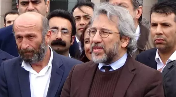 Can Dündar'ın kaçak sayılma süreci başlatıldı