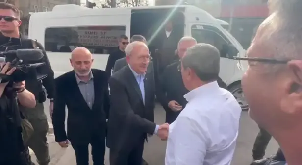 Kemal Kılıçdaroğlu, Konak Belediyesi'nin Kahramanmaraş'ta Kurduğu Çadırkenti Ziyaret Etti: 