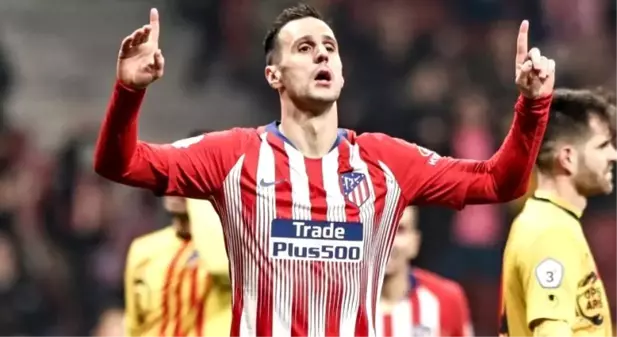 Fenerbahçe, Beşiktaş'ın gündemindeki Kalinic ile ilgileniyor