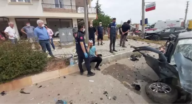 Yürekleri ağza getiren kaza! Ortalık savaş alanına döndü, 5 kişi yaralandı