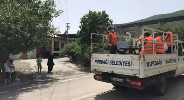 NURDAĞI'NDA SOKAĞA ÇIKAMAYANLARA DAVUL VE ZURNALI EĞLENCE