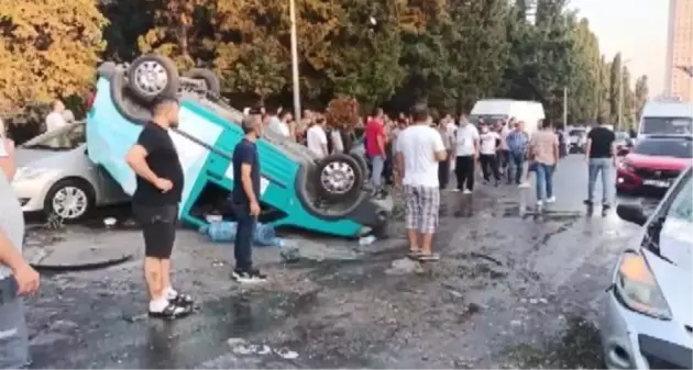 Küçükçekmece'de takla atan araç iki otomobile çarparak durdu: 2 yaralı