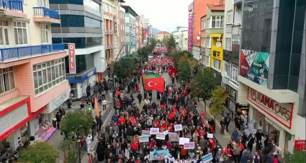 Isparta Belediyesi Filistin'e Destek Yürüyüşü Gerçekleştirdi