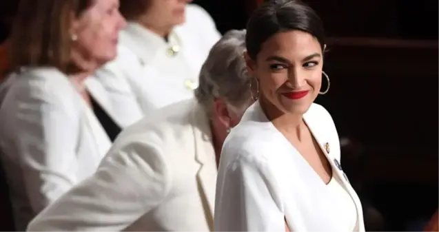 ABD'li polis memurunun Facebook mesajı: Ocasio-Cortez'in vurulması lazım