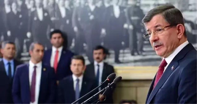 Yeni parti kuracağı iddia edilen Ahmet Davutoğlu'ndan açıklama: Mesele AK Parti'nin derin vicdanına seslenmek