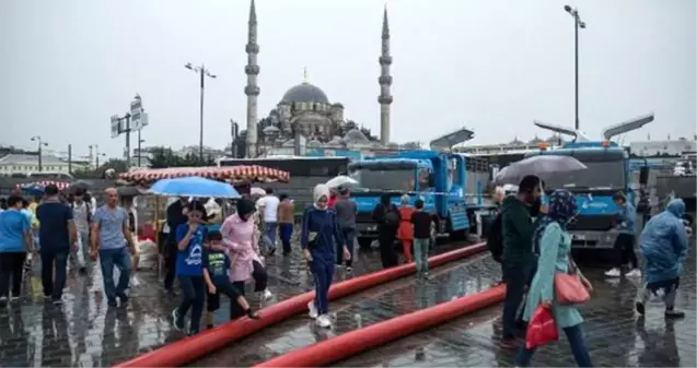 Eminönü'nde sular çekildi! İşte sel felaketinin ardından son durum