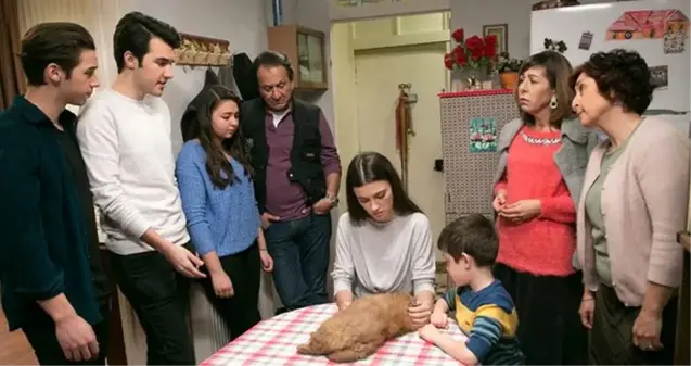 Arka Sokaklar'ın yeni Şule Çoban'ı Ecem Öz güzelliği ile dikkat çekti