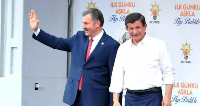 Selçuk Özdağ, kaç vekilin Davutoğlu ile hareket ettiğini açıkladı