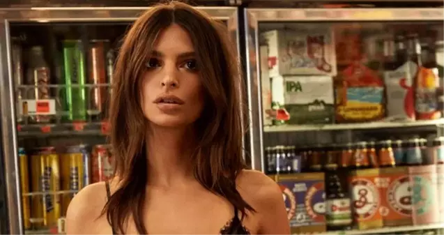 Ünlü model Emily Ratajkowski'den iç çamaşırlı paylaşım!