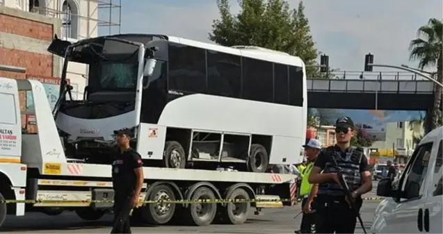 Adana'da polis aracına saldırı düzenleyen teröristlerden 2'si etkisiz hale getirildi