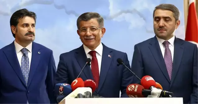 Ahmet Davuoğlu, eski BDP İstanbul Milletvekili Ufuk Uras ile görüştü