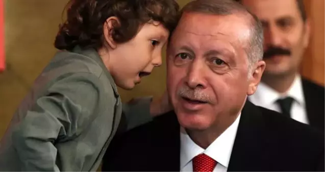 Erdoğan, Hakan Çavuşoğlu'nun oğluyla çektirdiği fotoğrafı 