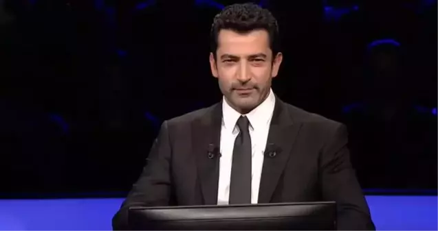 Kenan İmirzalıoğlu, Tuncel Kurtiz'le alakalı soruyu okurken duygusal anlar yaşadı