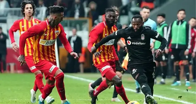 Emmanuel Adebayor, Kayserispor'dan ayrıldığını açıkladı