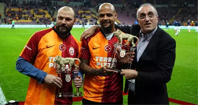 Galatasaray'dan Felipe Melo ve Tomas Ujfalusi'ye plaket