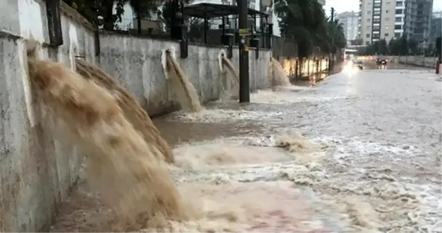 Şiddetli yağışların etkili olduğu Mersin'de ölü sayısı ikiye yükseldi