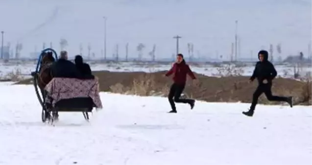 Erzurum'da bir garip olay! Belediye başkanını at kaçırdı