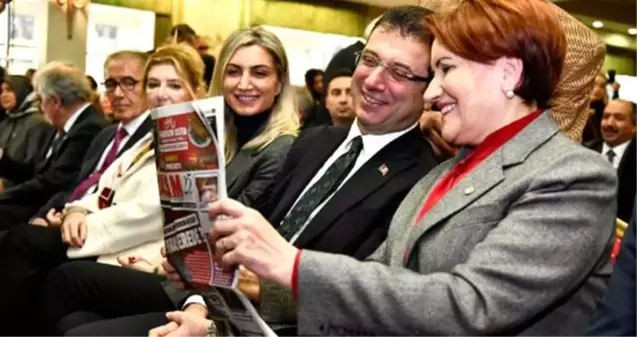 İYİ Parti'nin paneline damga vuran fotoğraf! 3 ismi güldüren detay ortaya çıktı