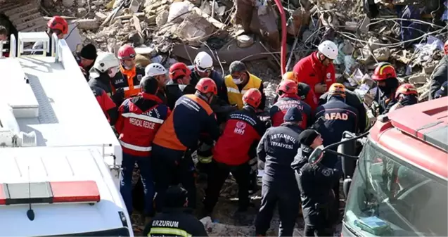 Son dakika: Deprem sonrası yoğun bakıma alınan hastaların durumunun kritik olmadığı açıklandı