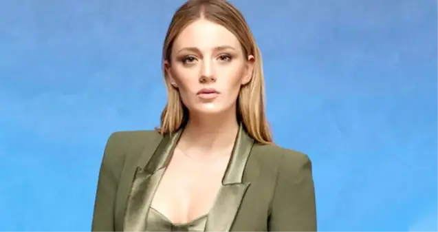 Küvet pozunu paylaşan oyuncu Gizem Karaca'ya iltifat yağdı