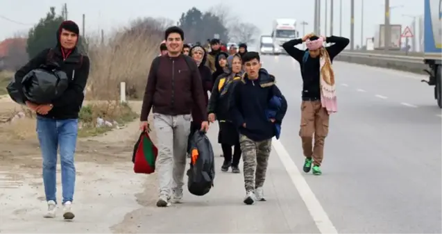 Avrupa'ya gitmek isteyen Suriyeli göçmenler sınır bölgelerine akın etti