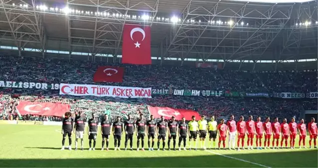 Kocaelispor, 3 puanı seyirci rekoru ile aldı