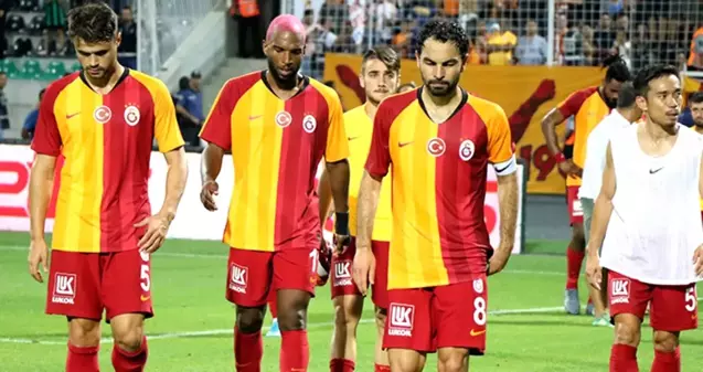 Galatasaraylı Ahmet Çalık, Selçuk İnan ve Şener Özbayraklı, hastaneye yatak ve malzeme yardımında bulundular