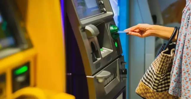 ATM'lerden para çekiliyor mu? ATM'ler çalışıyor mu? ATM'ler neden çalışmıyor?