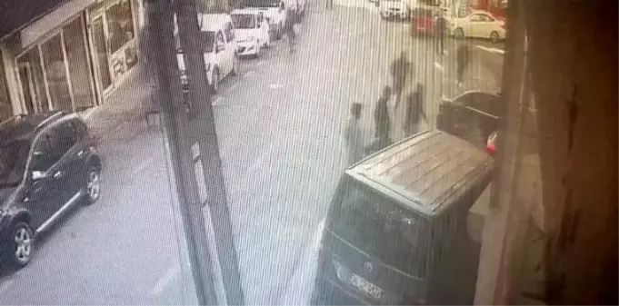 İstanbul'da güpegündüz silahlı çatışma