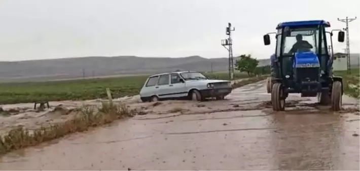 KONYA'DA SAĞANAK; TARIM ARAZİLERİ SUYLA DOLDU