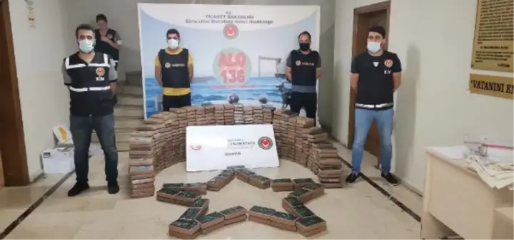 Mersin Limanı'nda muz yüklü konteynerde 463 kilo kokain ele geçirildi