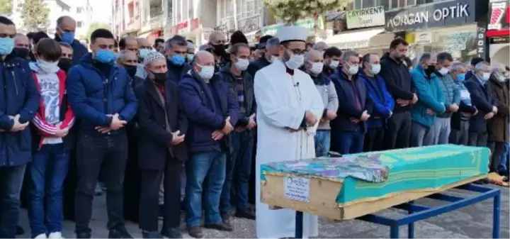 Son dakika haberleri | Eşinin minibüsle ezerek öldürdüğü 4 çocuk annesi, toprağa verildi