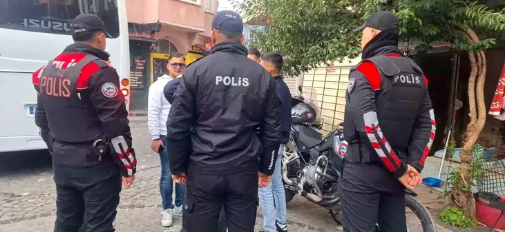 Fatih Balat'ta Polis Ekipleri Tarafından Asayiş Uygulaması Gerçekleştirildi